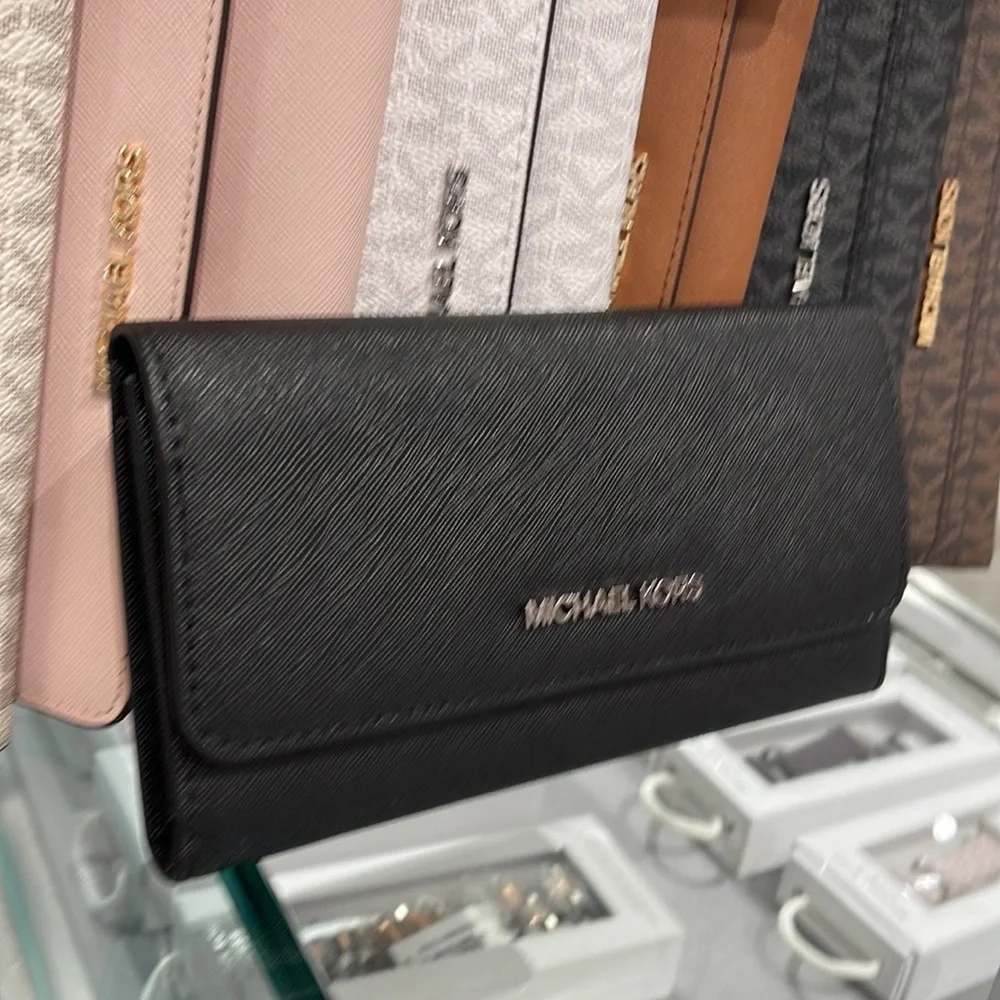 MICHAEL KORS JET SET TRAVEL LARGE TRIFOLD WALLET BLACK COLOR